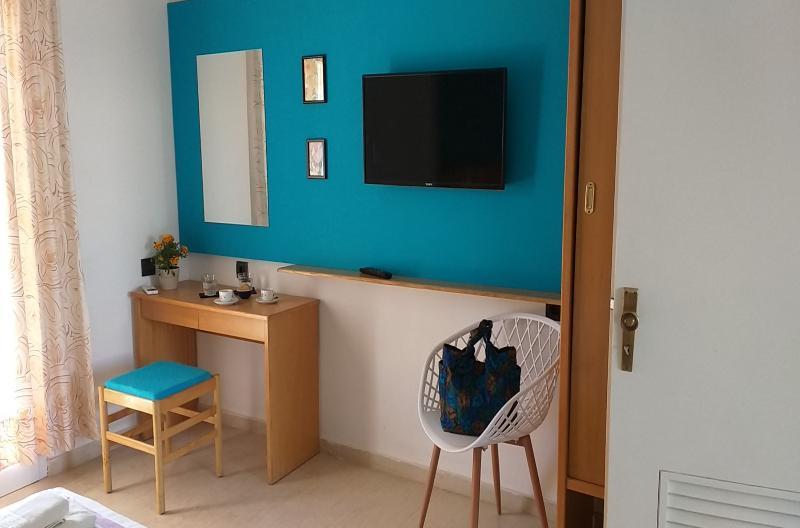 Elite Corfu - Adults Friendly